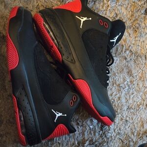 Jordan Men's Black and Red Sneakers